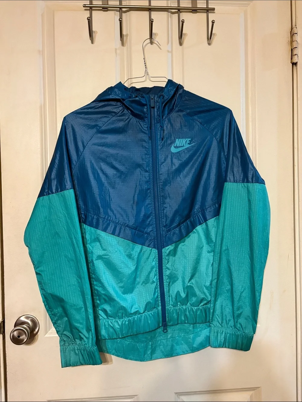 Nike Blue and Teal Colorblock Hooded Windbreaker Jacket